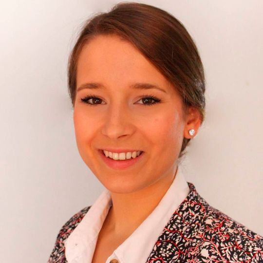 Laura Franke setzte sich im Rahmen eines Praktikums sowie ihrer Masterarbeit bei Linde verstärkt mit den Themen nachhaltige Energiewirtschaft und umweltschonende Mobilität auseinander. Laura Franke setzte sich im Rahmen eines Praktikums sowie ihrer Masterarbeit bei Linde verstärkt mit den Themen nachhaltige Energiewirtschaft und umweltschonende Mobilität auseinander.