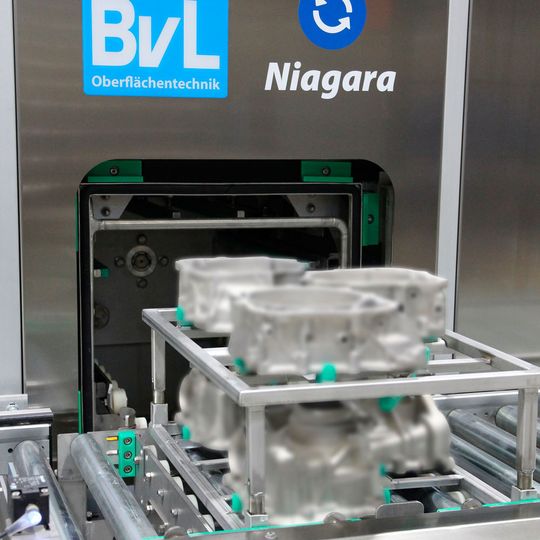 Wie sich mit Teilereinigungsanlagen Gussteile so säubern lassen, dass die Kundenanforderungen erfüllt werden, zeigt BVL auf der Euroguss. Wie sich mit Teilereinigungsanlagen Gussteile so säubern lassen, dass die Kundenanforderungen erfüllt werden, zeigt BVL auf der Euroguss.