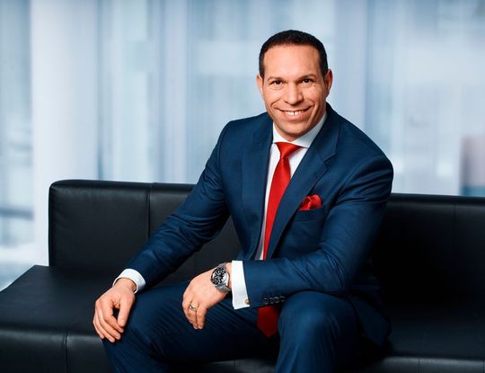 Marc M. Galal ist Erfolgstrainer und Experte für Verkaufspsychologie. Marc M. Galal ist Erfolgstrainer und Experte für Verkaufspsychologie.