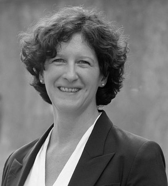 Sabrina Ortmann ist freiberufliche PR- und Marketing-Beraterin mit langjähriger strategischer und operativer Erfahrung. Sabrina Ortmann ist freiberufliche PR- und Marketing-Beraterin mit langjähriger strategischer und operativer Erfahrung.