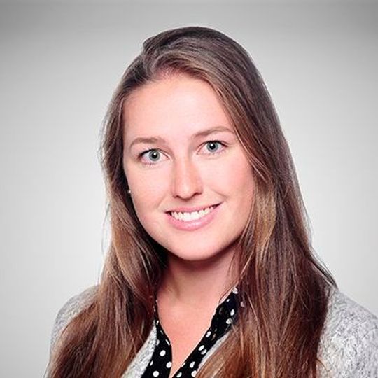 Fenja Villeumier ist Online Marketing Managerin bei der Wollmilchsau GmbH in Hamburg und seit Jahren im digitalen B2B-Marketing tätig. Fenja Villeumier ist Online Marketing Managerin bei der Wollmilchsau GmbH in Hamburg und seit Jahren im digitalen B2B-Marketing tätig.