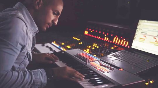 Im Unternehmensfilm stellt Meyer Logistik unter anderem die Hobbys der Mitarbeiter in der Vordergrund. Damit wirkt der Betrieb sympathisch und kann bei potenziellen Bewerbern punkten.