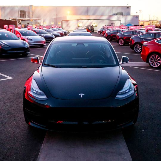 Für das Model 3 liegen Tesla über eine halbe Million Vorbestellungen vor. Für das Model 3 liegen Tesla über eine halbe Million Vorbestellungen vor.