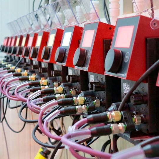 Die Grundfos Sysmon Cloudplattform dient zur Überwachung von Dosierpumpen. Die Grundfos Sysmon Cloudplattform dient zur Überwachung von Dosierpumpen.