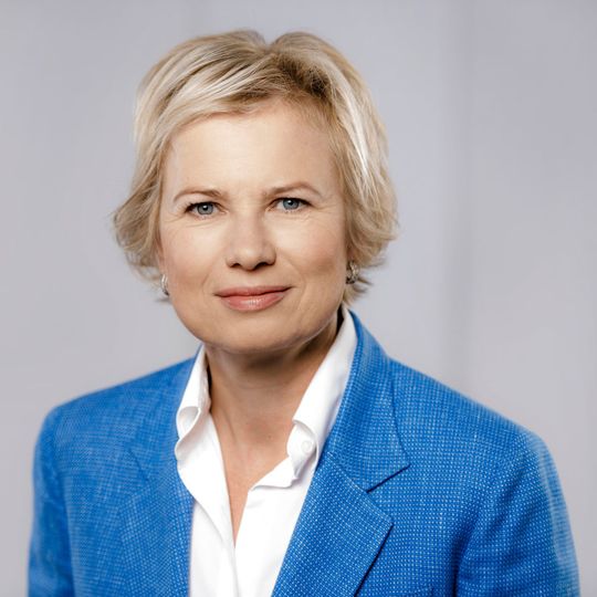 Dagmar Steinert wurde zunächst bis Ende März 2018 in den Aufsichtsrat der ZF gewählt. Dagmar Steinert wurde zunächst bis Ende März 2018 in den Aufsichtsrat der ZF gewählt.