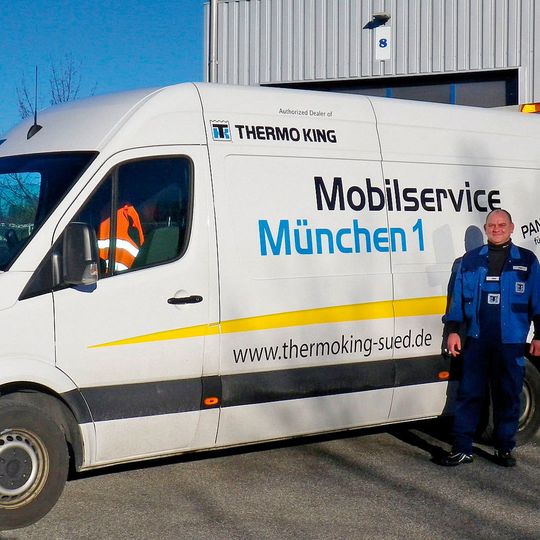Mobilservice-Fahrzeug und –Mitarbeiter. Mobilservice-Fahrzeug und –Mitarbeiter.