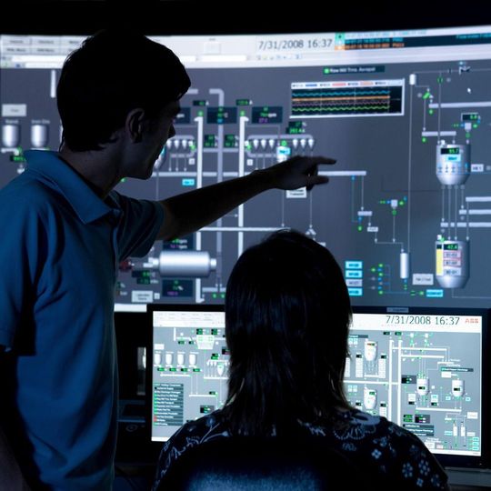 Die Verwendung der Aspect-Object-Technologie ermöglicht laut ABB das leichte Einfügen und Entfernen von Komponenten und Messgeräten in das Leitsystem. Die Verwendung der Aspect-Object-Technologie ermöglicht laut ABB das leichte Einfügen und Entfernen von Komponenten und Messgeräten in das Leitsystem.