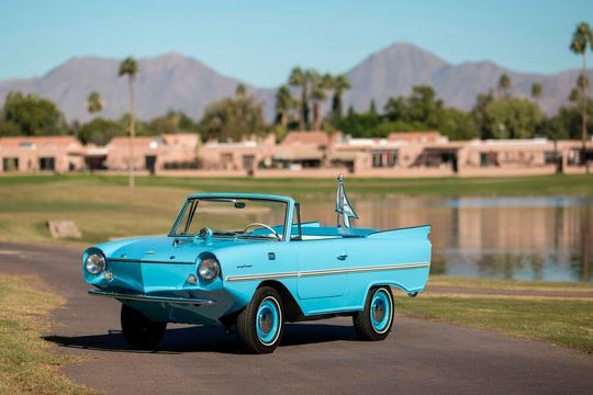 Bei Sotheby's versteigert: Amphicar aus dem Jahr 1966 für 73.700 Dollar (62.650 Euro).