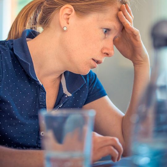Wie sollten Chefs mit psychisch angeschlagenen Mitarbeitern umgehen? Eine heikle Angelegenheit. Wie sollten Chefs mit psychisch angeschlagenen Mitarbeitern umgehen? Eine heikle Angelegenheit.