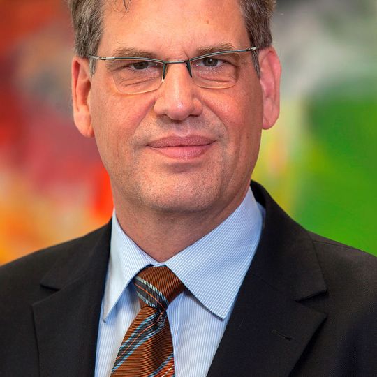Seit dem 1. Januar 2018 ist Rechtsanwalt Max Schumacher, bisher Sprecher der Hauptgeschäftsführung, alleiniger Hauptgeschäftsführer des Bundesverbandes der Deutschen Gießerei-Industrie (BDG). Seit dem 1. Januar 2018 ist Rechtsanwalt Max Schumacher, bisher Sprecher der Hauptgeschäftsführung, alleiniger Hauptgeschäftsführer des Bundesverbandes der Deutschen Gießerei-Industrie (BDG).