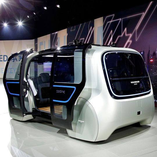Im vergangenen Jahr stellte VW die Studie für sein Selfdriving-Car („Sedric“) vor. Im vergangenen Jahr stellte VW die Studie für sein Selfdriving-Car („Sedric“) vor.