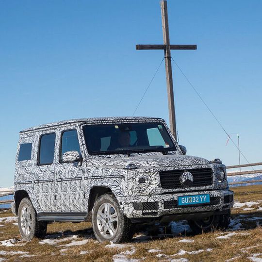 Hätten sie auf den ersten Blick die neue G-Klasse unter dem Tarnanzug erkannt? Hätten sie auf den ersten Blick die neue G-Klasse unter dem Tarnanzug erkannt?