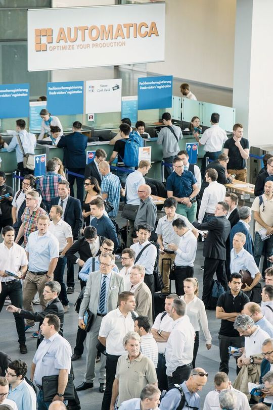 Rund 45.000 Besucher haben der Automatica 2016 eine Rekordbeteiligung beschert. Rund 45.000 Besucher haben der Automatica 2016 eine Rekordbeteiligung beschert.