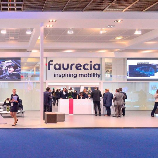 Faurecia hat eine weitere Partnerschaft verkündet: Zusammen mit Accenture will der Zulieferer digitale Serviceangebote für vernetzte und autonome Fahrzeuge entwickeln. Faurecia hat eine weitere Partnerschaft verkündet: Zusammen mit Accenture will der Zulieferer digitale Serviceangebote für vernetzte und autonome Fahrzeuge entwickeln.