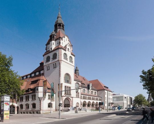 Die Kongresshalle am Zoo Leipzig liegt im Herzen der Stadt. Aus dem 1900 eröffneten Gründerzeitgebäude ist nach Sanierung und Umbau ein modernes Kongress- und Tagungszentrum geworden. In diesem Ambiente findet vom 21. bis 23. März 2018 die Xpomet Convention statt. Die Kongresshalle am Zoo Leipzig liegt im Herzen der Stadt. Aus dem 1900 eröffneten Gründerzeitgebäude ist nach Sanierung und Umbau ein modernes Kongress- und Tagungszentrum geworden. In diesem Ambiente findet vom 21. bis 23. März 2018 die Xpomet Convention statt.