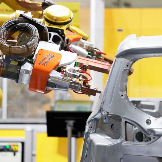 Bis 2020 werden mehr als 1,7 Millionen neue Industrie-Roboter in den Fabriken der Welt installiert. Bis 2020 werden mehr als 1,7 Millionen neue Industrie-Roboter in den Fabriken der Welt installiert.