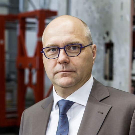 Walter Lamparter, Geschäftsführer von Microdyn-Nadir: „Dieser strategische Kauf ist eine Fortsetzung des Engagements von MICRODYN-NADIR zur Betreuung der Marktsegmente Wasser und Abwasser sowie Prozess- und Spezialanwendungen.” Walter Lamparter, Geschäftsführer von Microdyn-Nadir: „Dieser strategische Kauf ist eine Fortsetzung des Engagements von MICRODYN-NADIR zur Betreuung der Marktsegmente Wasser und Abwasser sowie Prozess- und Spezialanwendungen.”