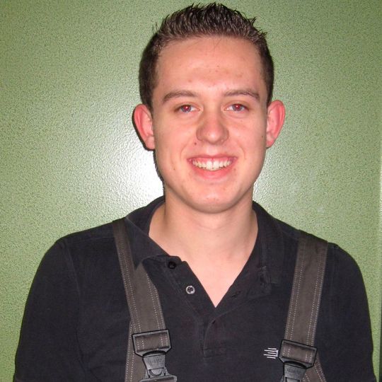 Maximilian Knacker, Bundessieger in der Fachrichtung Karosserieinstandhaltungstechnik Maximilian Knacker, Bundessieger in der Fachrichtung Karosserieinstandhaltungstechnik