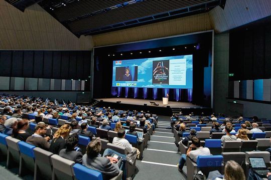 La FSRM propose des cours de courte durée (1 à 2 jours) avec des contenus orientés vers la pratique grâce à un vaste réseau d’enseignants expérimentés. La FSRM propose des cours de courte durée (1 à 2 jours) avec des contenus orientés vers la pratique grâce à un vaste réseau d’enseignants expérimentés.