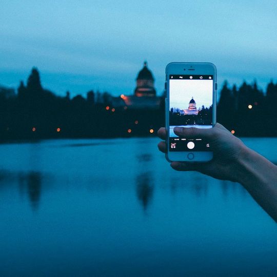 Können beim Fotografieren mit Smartphones oder Tablets bald elektrische Irisblenden die Lichtmenge und Schärfentiefe kontrollieren? Können beim Fotografieren mit Smartphones oder Tablets bald elektrische Irisblenden die Lichtmenge und Schärfentiefe kontrollieren?