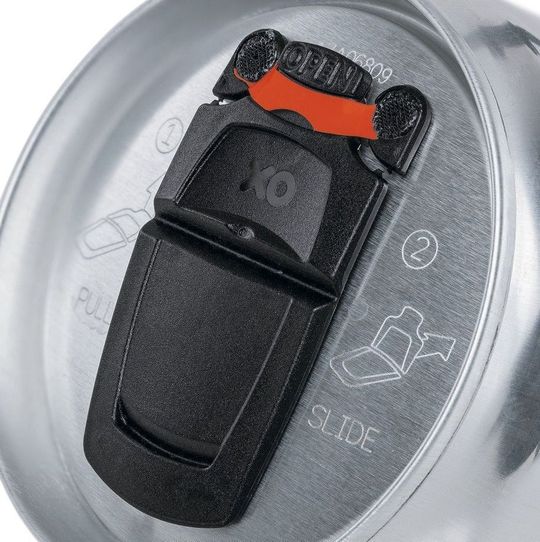 Ultraschalltechnik von Telsonic macht es möglich, dass Getränkedosen in Zukunft einen absolut dicht wiederverschließbaren Deckel aus Kunststoff (Hersteller Xolution) haben. Das verlängert den Genuss der „Dürstenden“ und schützt bei Wind und Wetter vor Schmutz oder lästigen Schnorrern aus dem Insektenreich. Ultraschalltechnik von Telsonic macht es möglich, dass Getränkedosen in Zukunft einen absolut dicht wiederverschließbaren Deckel aus Kunststoff (Hersteller Xolution) haben. Das verlängert den Genuss der „Dürstenden“ und schützt bei Wind und Wetter vor Schmutz oder lästigen Schnorrern aus dem Insektenreich.