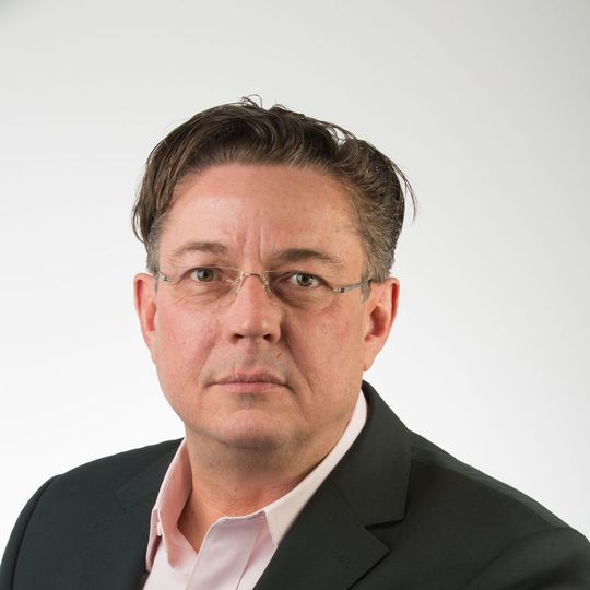 Autor Dr. Wolfgang Hahn ist Geschäftsführer der ECG-Consulting Autor Dr. Wolfgang Hahn ist Geschäftsführer der ECG-Consulting