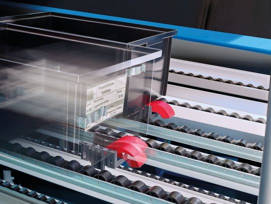 Auf der LogiMAT 2018 zeigt steute erstmals einen neuen, netzwerfähigen Funksensor für die Belegungserkennung in Regalfächern und Förderanlagen Auf der LogiMAT 2018 zeigt steute erstmals einen neuen, netzwerfähigen Funksensor für die Belegungserkennung in Regalfächern und Förderanlagen