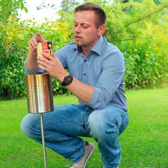 Es sind bereits ein dutzend Projekte mit Hilfe der Plattform entstanden, wie das von Sebastian Klock. Er präsentiert den Prototypen einer hochwertigen, rostfreien Gartenfackel. Es sind bereits ein dutzend Projekte mit Hilfe der Plattform entstanden, wie das von Sebastian Klock. Er präsentiert den Prototypen einer hochwertigen, rostfreien Gartenfackel.