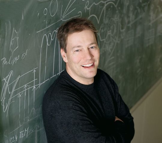 Prof. Dr. Malte Drescher, seit 2015 Professor für Spektroskopie komplexer Systeme an der Universität Konstanz Prof. Dr. Malte Drescher, seit 2015 Professor für Spektroskopie komplexer Systeme an der Universität Konstanz