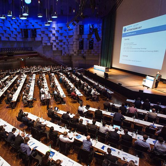 Das Haus der Technik veranstaltet vom 9.- 11. April 2018 den Batterietag NRW im Congresscentrum der Halle Münsterland in Münster. Das Haus der Technik veranstaltet vom 9.- 11. April 2018 den Batterietag NRW im Congresscentrum der Halle Münsterland in Münster.