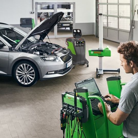 Werkstätten können aktuell wieder unterschiedliches Werkstattequipment von Bosch zu besonderen Konditionen leasen. Werkstätten können aktuell wieder unterschiedliches Werkstattequipment von Bosch zu besonderen Konditionen leasen.