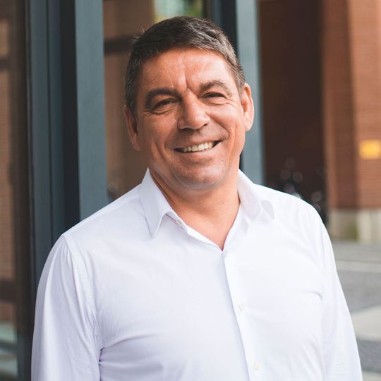 Carsten Breitfeld hat einen neuen Job. Carsten Breitfeld hat einen neuen Job.
