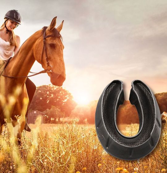 Mit dem Turfcord-Hufschutz aus Elastomer, der vor Kurzem mit dem Produktaward „Innovation Pferd“ ausgezeichnet wurde, sollen die Probleme, die klassische Hufeisen bei starker Beanspruchung quasi „ins Feld führen“, abstellbar sein, sagt Contitech. Mit dem Turfcord-Hufschutz aus Elastomer, der vor Kurzem mit dem Produktaward „Innovation Pferd“ ausgezeichnet wurde, sollen die Probleme, die klassische Hufeisen bei starker Beanspruchung quasi „ins Feld führen“, abstellbar sein, sagt Contitech.