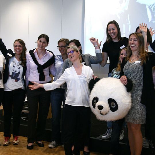 Bei der Veranstaltung Panda Automotive können 100 Führungsfrauen und weibliche Nachwuchstalente aus dem Automobilbereich ihre Erfahrungen austauschen. Bei der Veranstaltung Panda Automotive können 100 Führungsfrauen und weibliche Nachwuchstalente aus dem Automobilbereich ihre Erfahrungen austauschen.