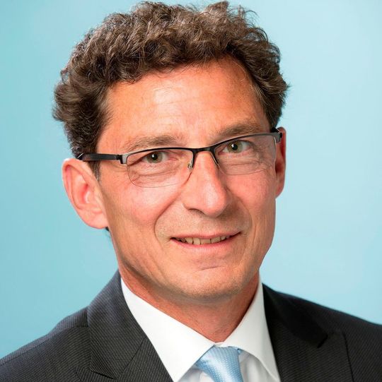 Jürgen Signer zeichnet bei Starface seit dem 1. Februar 2018 als COO für die Bereiche Sales, Marketing und Academy verantwortlich. Jürgen Signer zeichnet bei Starface seit dem 1. Februar 2018 als COO für die Bereiche Sales, Marketing und Academy verantwortlich.
