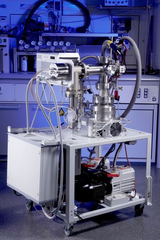 Der Prototyp des mobilen, ultraschnellen Wasserstoffsensors wurde von Forschern am Fraunhofer-Institut für Chemische Technologie ICT entwickelt. Der Prototyp des mobilen, ultraschnellen Wasserstoffsensors wurde von Forschern am Fraunhofer-Institut für Chemische Technologie ICT entwickelt.