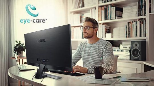 Ergonomiefunktionen wie die Anti-Flimmer- und die Low-Blue-Light-Technik sind auch für das Home-Office wichtig. Ergonomiefunktionen wie die Anti-Flimmer- und die Low-Blue-Light-Technik sind auch für das Home-Office wichtig.