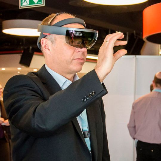 Das Industry Forum von CADENAS bietet Ingenieuren und Komponentenherstellern jedes Jahr die neuesten Trends - auch zum Ausprobieren. Das Industry Forum von CADENAS bietet Ingenieuren und Komponentenherstellern jedes Jahr die neuesten Trends - auch zum Ausprobieren.