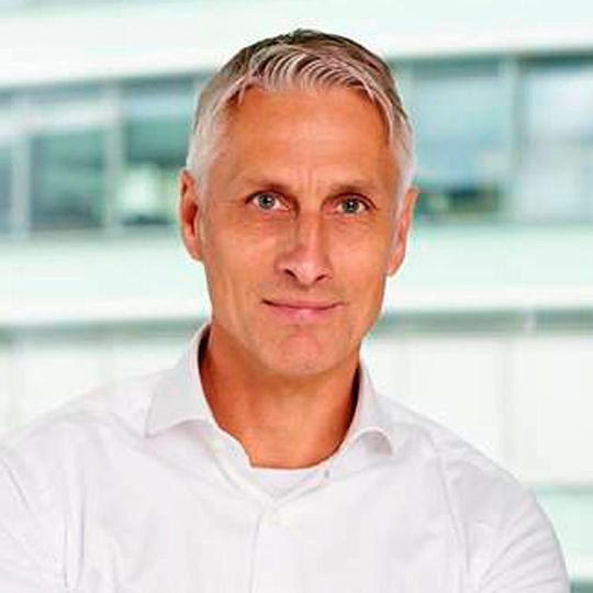 Oliver Schwarz ist neuer Geschäftsführer und Partner der ISG Information Services Group Germany. Oliver Schwarz ist neuer Geschäftsführer und Partner der ISG Information Services Group Germany.