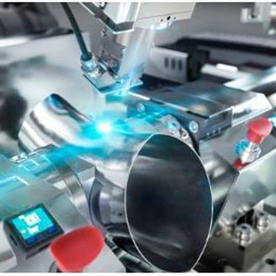 FLC-CutFusion bezeichnet bei Weil das Laserschneiden und -schweißen in einer Aufspannung. FLC-CutFusion bezeichnet bei Weil das Laserschneiden und -schweißen in einer Aufspannung.