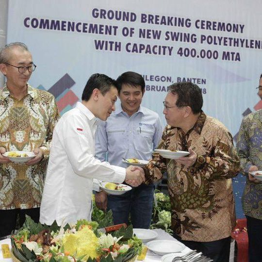 Symbolically, the project’s groundbreaking was marked with commitment banner signing by CAP management which represented by Mr. Erwin Ciputra – President Director, and representatives from EPC contractors. Symbolically, the project’s groundbreaking was marked with commitment banner signing by CAP management which represented by Mr. Erwin Ciputra – President Director, and representatives from EPC contractors.