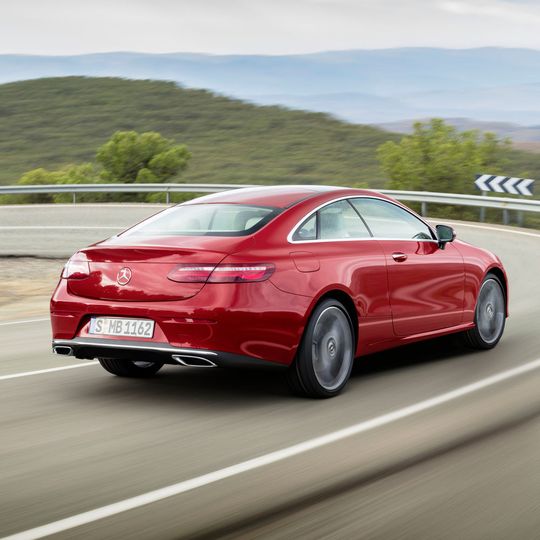 Das Mercedes E-Klasse Coupé war der meistverkaufte Sportwagen in Deutschland im Januar. Das Mercedes E-Klasse Coupé war der meistverkaufte Sportwagen in Deutschland im Januar.