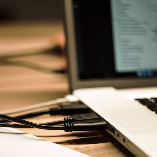 Das deutsche Unternehmen Drivelock erweitert seine Applikations- und Endpunktkontrolle durch künstliche Intelligenz und liefert die Lösungen auch als Managed Service. Das deutsche Unternehmen Drivelock erweitert seine Applikations- und Endpunktkontrolle durch künstliche Intelligenz und liefert die Lösungen auch als Managed Service.