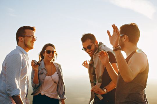 Unsere Gefühlslage hat Auswirkungen auf unsere Mitmenschen. Egal ob wir gut oder schlecht gelaunt sind, durch die Resonanz beeinflussen wir damit andere. Unsere Gefühlslage hat Auswirkungen auf unsere Mitmenschen. Egal ob wir gut oder schlecht gelaunt sind, durch die Resonanz beeinflussen wir damit andere.