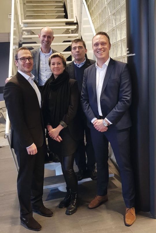 Die neue Landesgesellschaft Dehn Nederland B.V. wird von Geschäftsführer Peter Teunis geleitet, der langjährige Erfahrung auf dem niederländischen Markt mitbringt. Das weitere Team befindet sich im Aufbau. Die neue Landesgesellschaft Dehn Nederland B.V. wird von Geschäftsführer Peter Teunis geleitet, der langjährige Erfahrung auf dem niederländischen Markt mitbringt. Das weitere Team befindet sich im Aufbau.