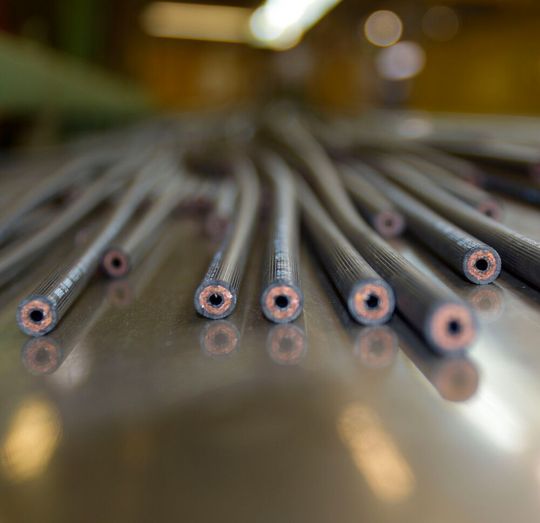 Contitech stellt Bremsschläuche, die nicht nur aufgrund ihres Innenlebens von hoher Qualität sind, wie Sikora anmerkt. Contitech setzt zur zerstörungsfreien Qualitätskontrolle der flexibel-stabilen Contitech stellt Bremsschläuche, die nicht nur aufgrund ihres Innenlebens von hoher Qualität sind, wie Sikora anmerkt. Contitech setzt zur zerstörungsfreien Qualitätskontrolle der flexibel-stabilen