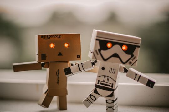 Chatbots sind rund um die Uhr verfügbar und dabei auch noch schnell. Also all das, was Kunden wollen. Chatbots sind rund um die Uhr verfügbar und dabei auch noch schnell. Also all das, was Kunden wollen.