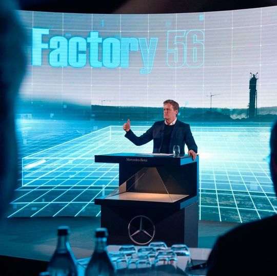 Markus Schäfer, Mitglied des Bereichsvorstands Mercedes-Benz Cars, Produktion und Supply Chain präsentierte das Konzept zur neuen „Factory 56“. Markus Schäfer, Mitglied des Bereichsvorstands Mercedes-Benz Cars, Produktion und Supply Chain präsentierte das Konzept zur neuen „Factory 56“.