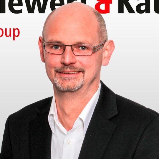 Der langjährige Wortmann-Manager Oliver Coors leitet jetzt bei Siewert & Kau das Kompetenzteam „Cloud Solutions & Licensing“. Der langjährige Wortmann-Manager Oliver Coors leitet jetzt bei Siewert & Kau das Kompetenzteam „Cloud Solutions & Licensing“.