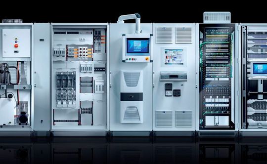 Der Steuerungs- und Schaltanlagenbau 4.0 setzt auf Engineering-Anwendungen mit standardisierten Systemschnittstellen und Datenformaten. Der Steuerungs- und Schaltanlagenbau 4.0 setzt auf Engineering-Anwendungen mit standardisierten Systemschnittstellen und Datenformaten.